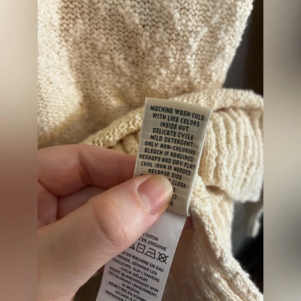 LL Bean Cream Crew Neck Sweater Size Medium